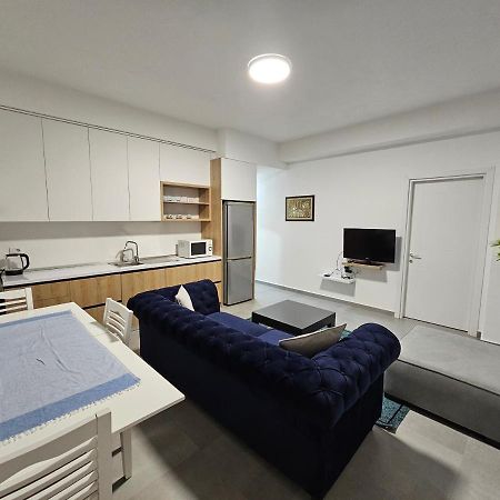 Daily Apartment In Center Tirana Exterior foto